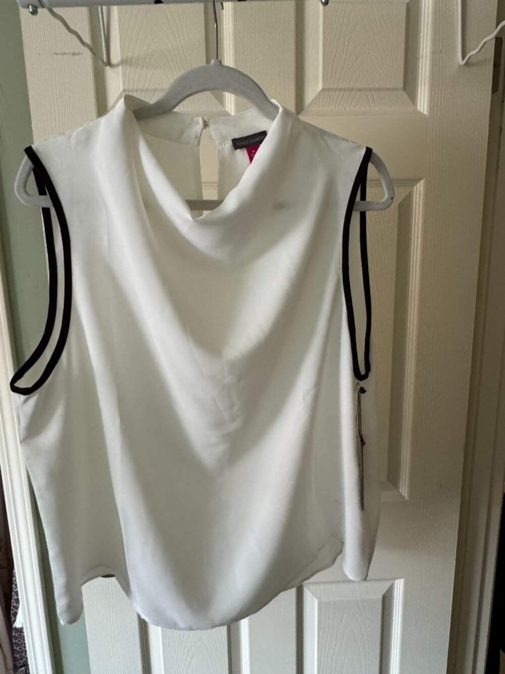 Vince Camuto Women's Cowlneck Contrast-Trim Sleeeveless Top